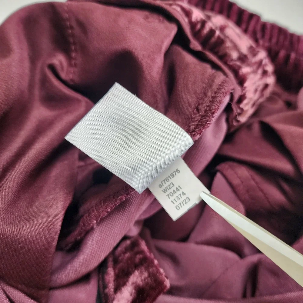 LOFT Womens Burgundy Velvet Pleat Front Straight Leg Pant Size 8 Pleated Trouser